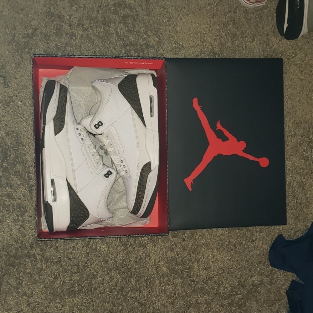 Jordan 3 mocas